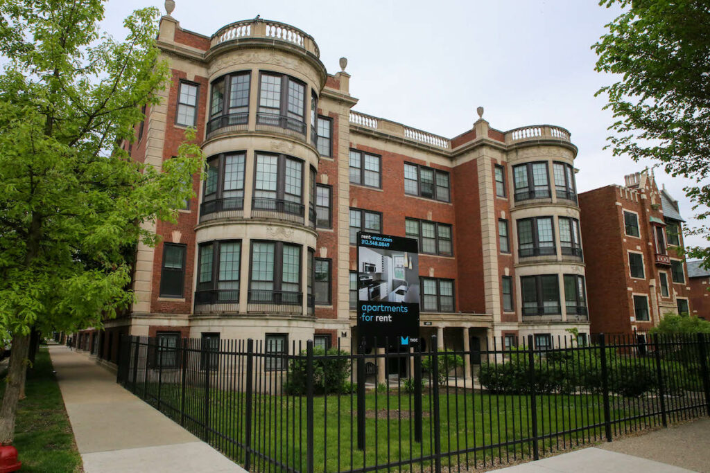 Paramour Apartments, 4850 S. Drexel Blvd. Photo by Jason Schumer