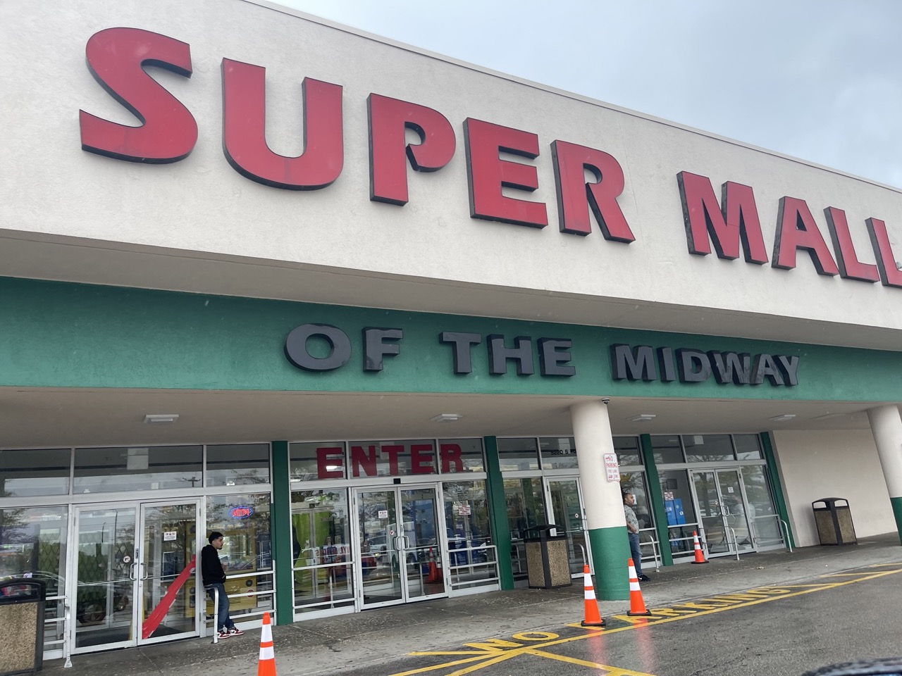 Best All-You-Can-Find Shopping Center: Super Mall – Midway