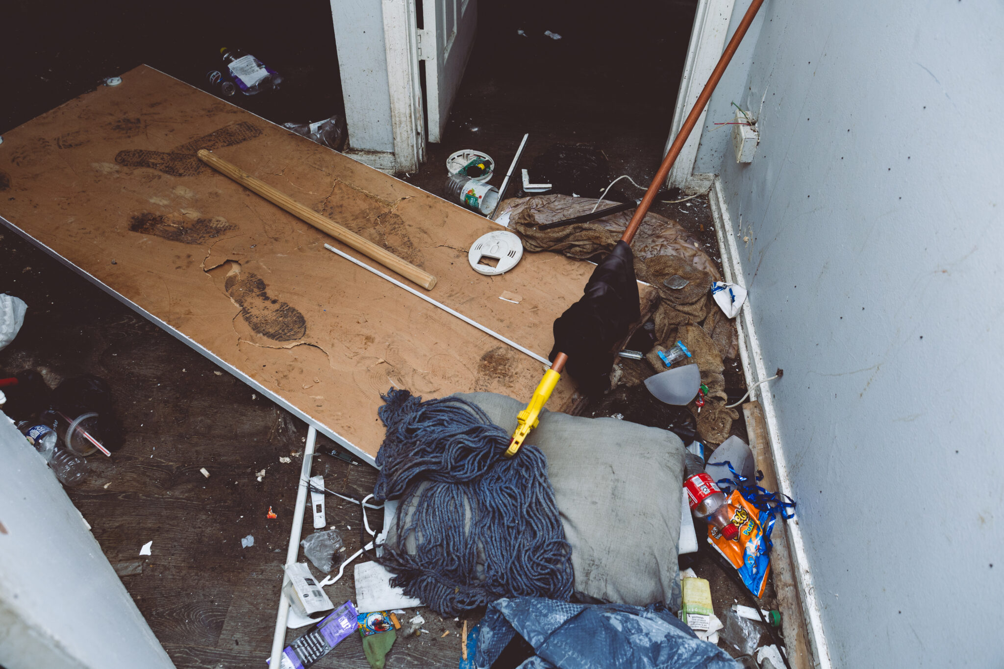 Raided South Shore Building Tenants Ordered to Leave – South Side Weekly
