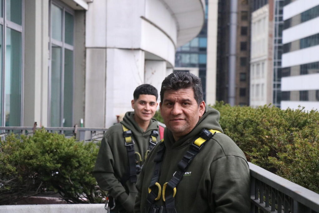 The Workers Behind Chicago’s Sparkling Skyline