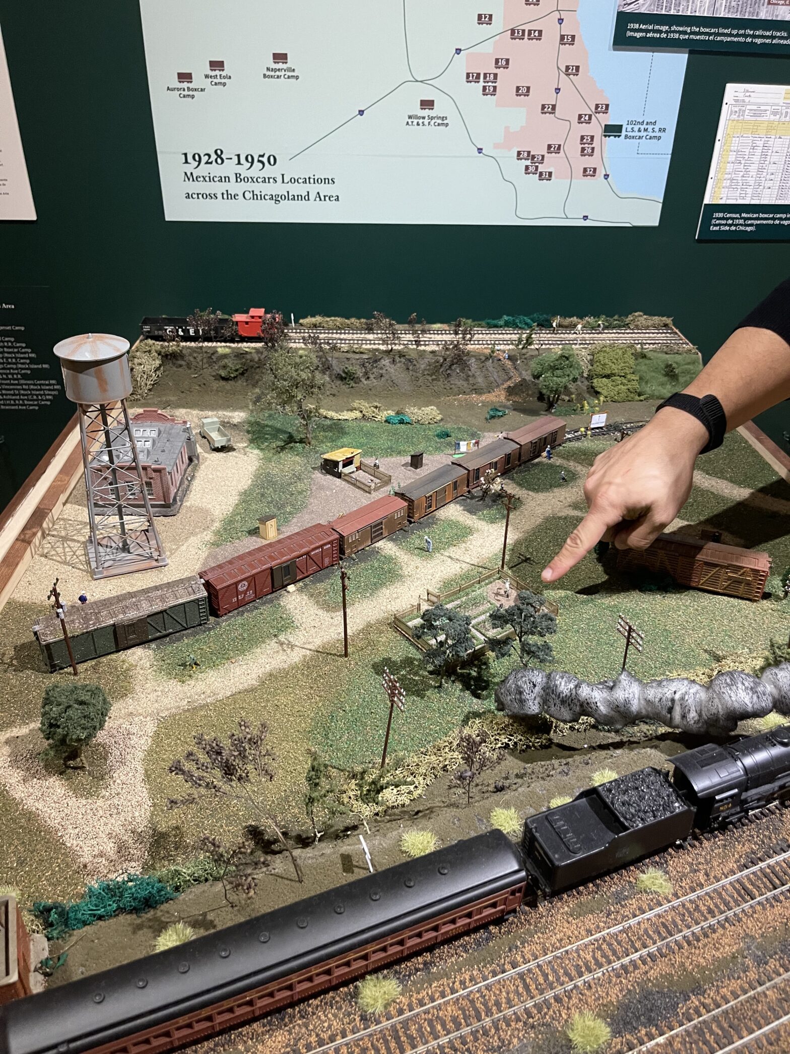 Traqueros de Chicago: Museum Exhibit Takes Mexican Labor History Out of the Shadows