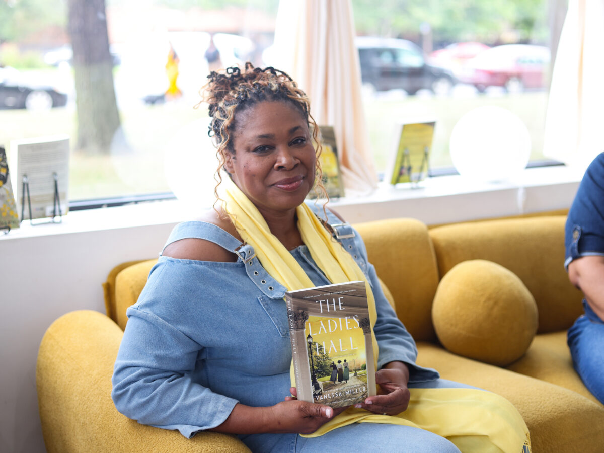 Best Mother-Daughter Business Partnership: Da Book Joint