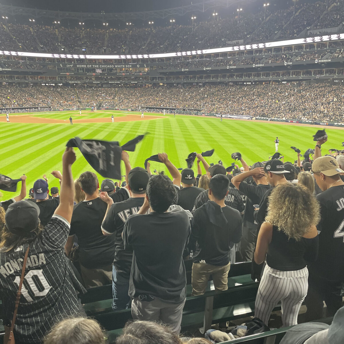 Clutch Hitting and Nasty Pitching Power the Sox to a 1-0 Series Lead in the ALDS